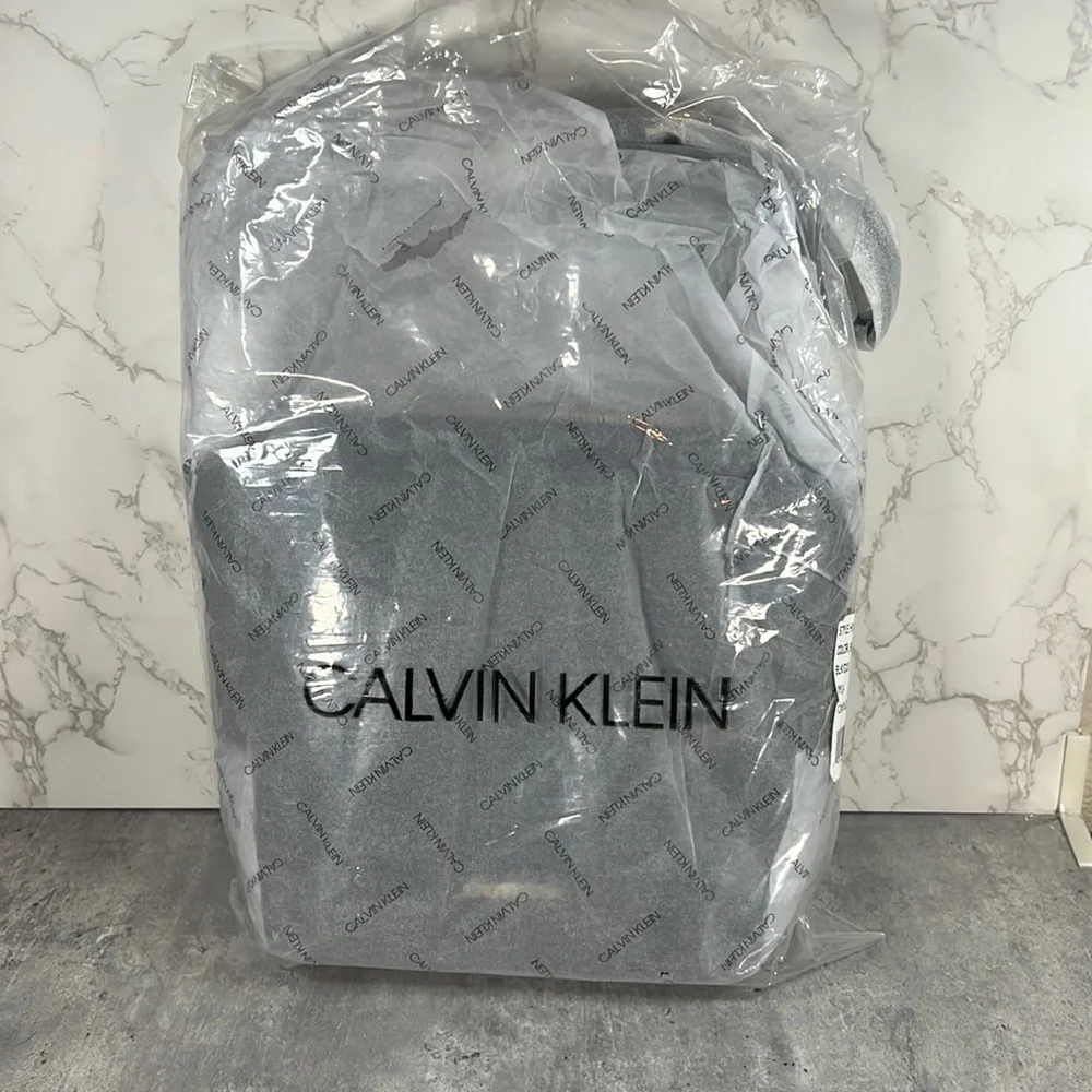 Calvin Klein NEW Myla Smooth PU Bucket Bag Black/Gold
